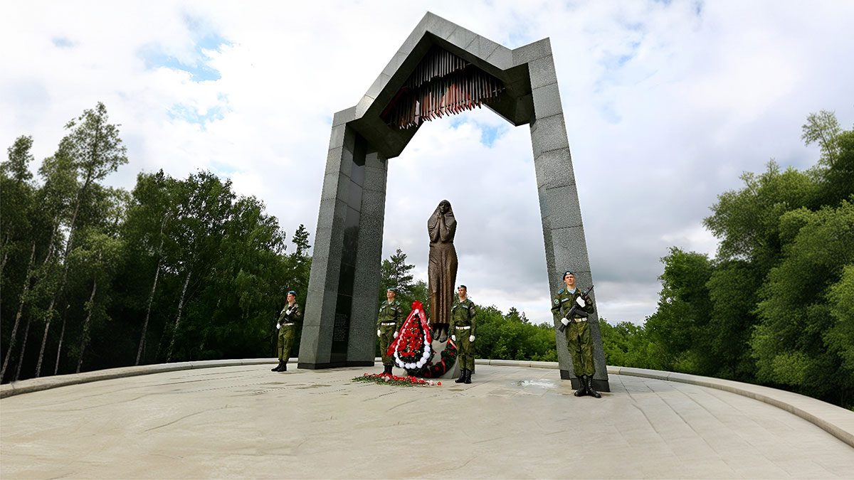 Вы сейчас просматриваете Мемориал «Скорбящая мать»