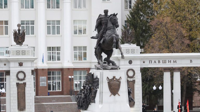 Подробнее о статье Памятник Минигали Шаймуратову