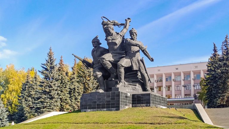 Подробнее о статье Памятник героям Октябрьской революции и Гражданской войны