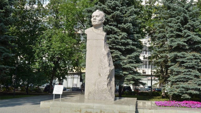Подробнее о статье Бюст Шагита Худайбердина