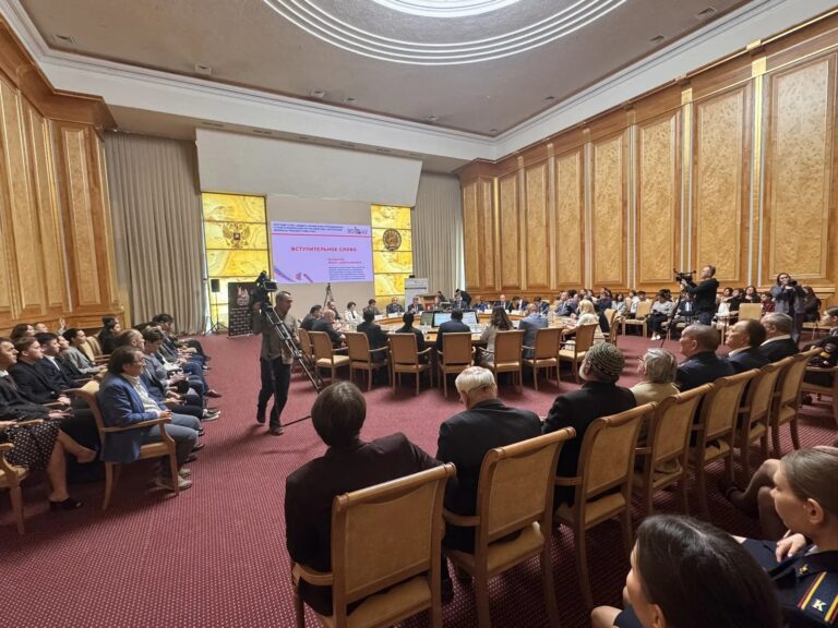 Подробнее о статье В Конгресс-холле «Торатау» проходит круглый стол, посвященный Дню солидарности в борьбе с терроризмом